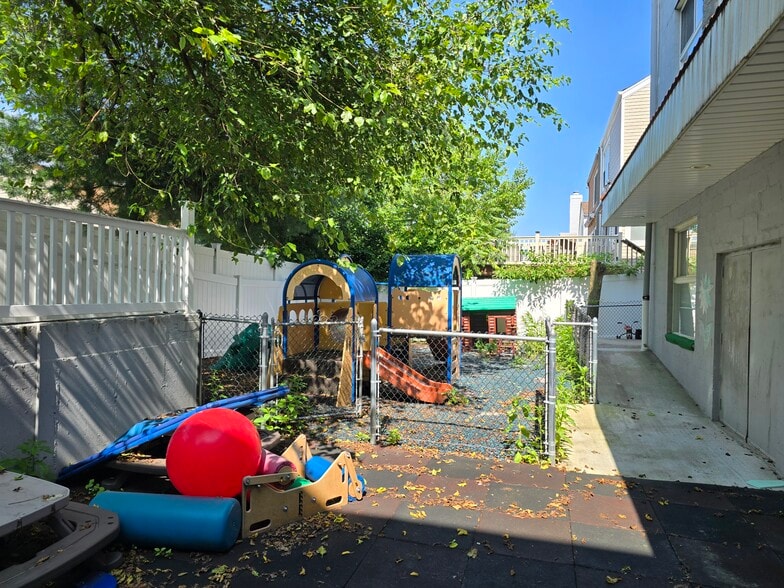 More Photos Of 80 Woodrow Rd, Staten Island Daycare Center For Sale