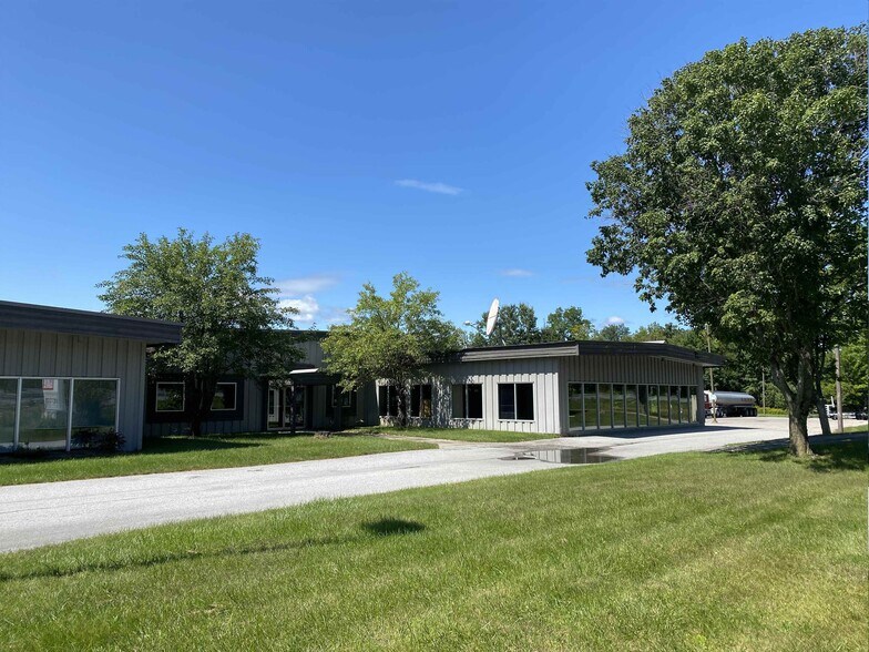 More Photos Of 112 Squires Rd, North Clarendon Auto Dealership For Sale