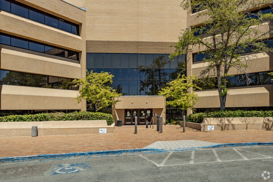 More Photos Of 6100 Neil Rd, Reno Office For Lease