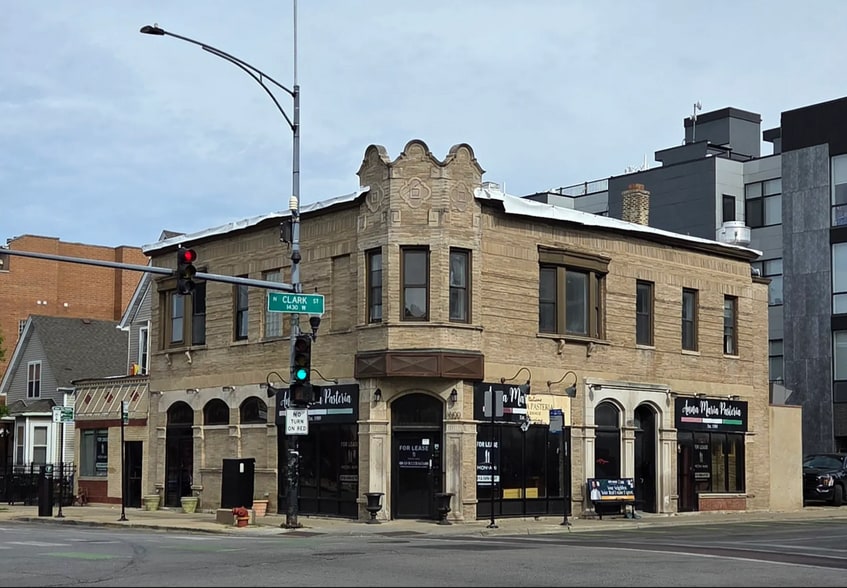 More Photos Of 4400 N Clark St, Chicago Storefront Retail Residential For Lease
