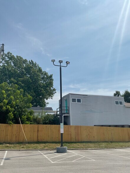 More Photos Of 11525 E 24 Hwy, Independence General Retail For Sale