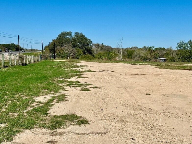 More Photos Of 1750 Farm To Market 1626, Buda Land For Lease