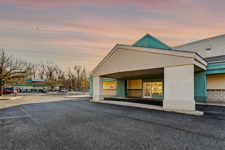 More Photos Of 1133 E Chestnut Ave, Vineland Office For Sale