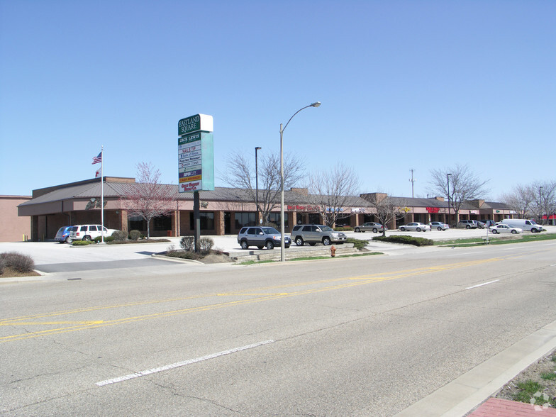 Primary Photo Of 1704 Eastland Dr, Bloomington Storefront For Lease