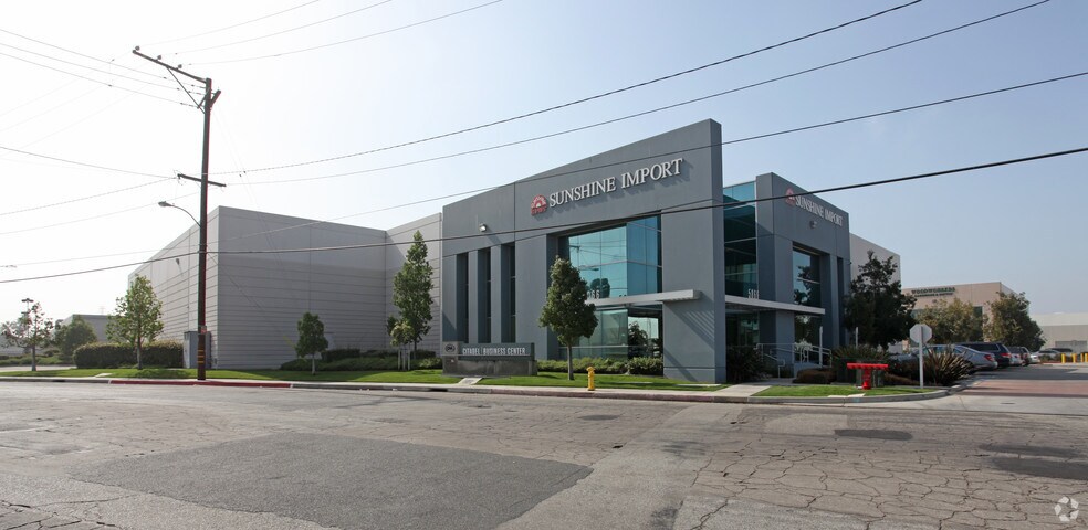 More Photos Of 5866 Smithway St, Commerce Warehouse For Lease