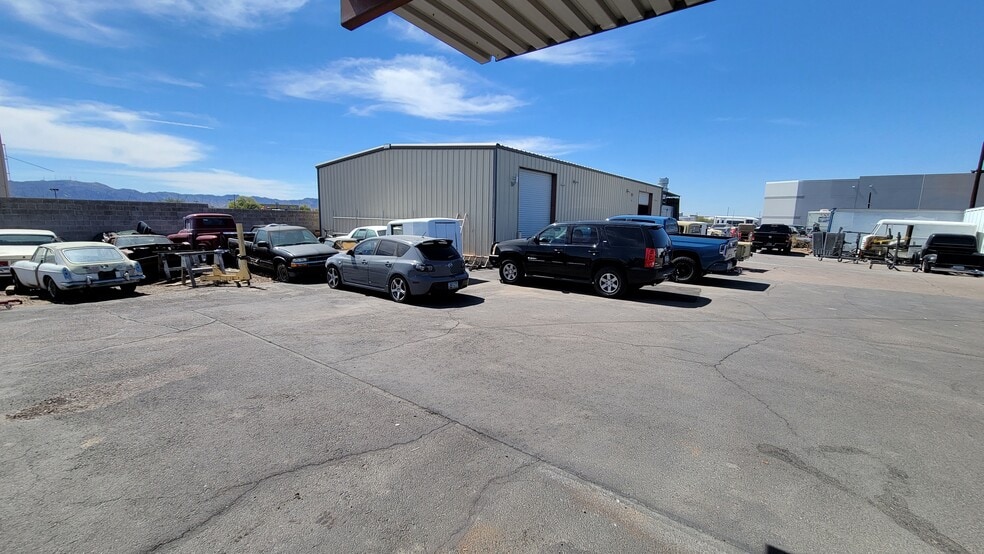 More Photos Of 1415 E University Dr, Phoenix Distribution For Lease