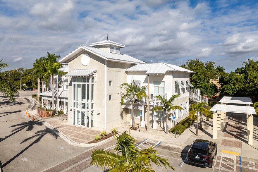 More Photos Of 15801 Biscayne Blvd, North Miami Beach Unknown For Lease