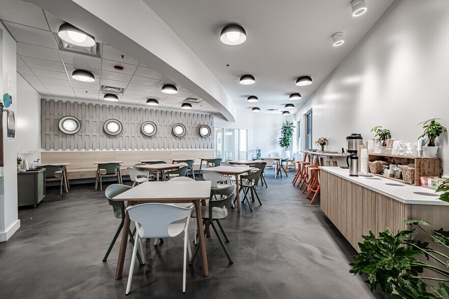 More Photos Of 2 Delorme Dr, Yarmouth Flex For Sale