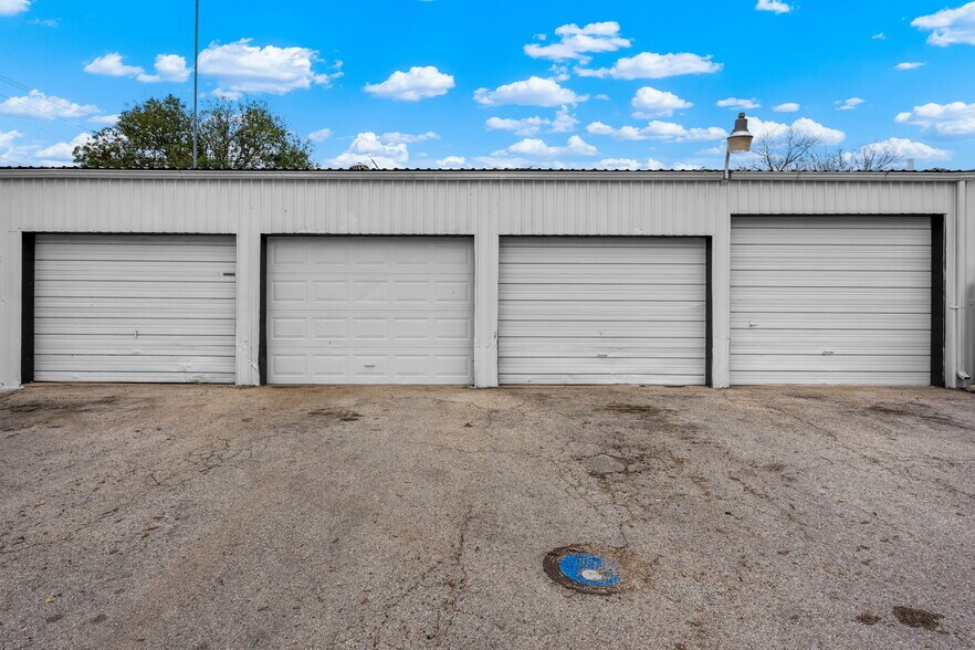 More Photos Of 2610 Memorial Blvd, Kerrville Industrial For Sale