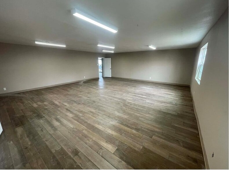 Primary Photo Of 800 E Dickinson Blvd, Fort Stockton Hotel For Sale