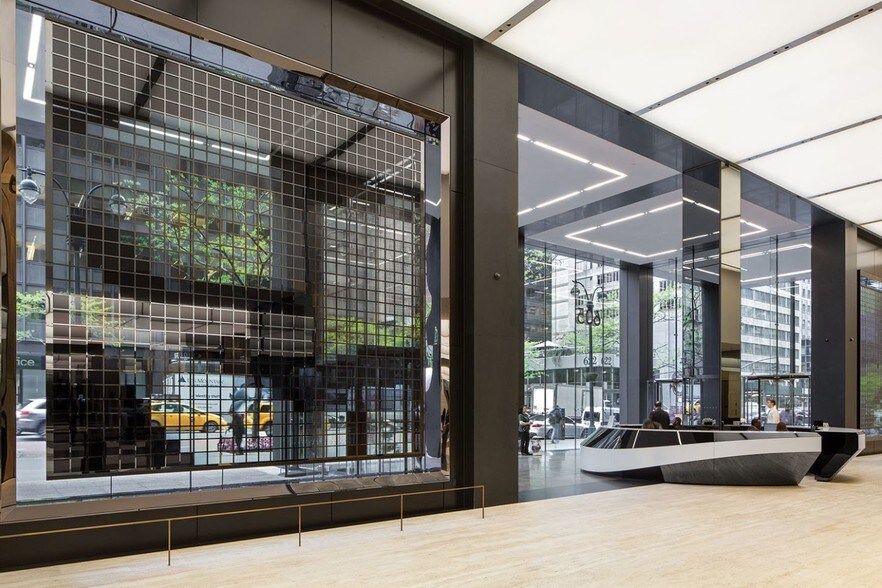 More Photos Of 605 Third Ave, New York Office For Lease