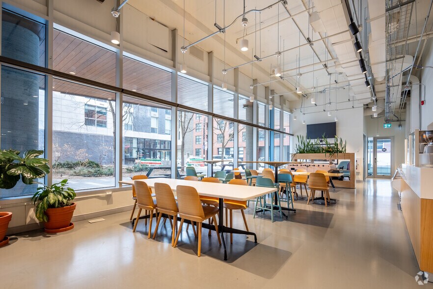 More Photos Of 75 Rue Queen, Montréal Coworking Space