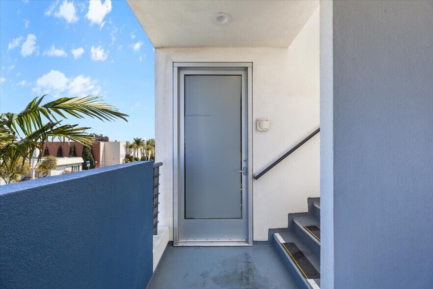 More Photos Of 930-932 Manhattan Beach Blvd, Manhattan Beach Office Residential For Sale