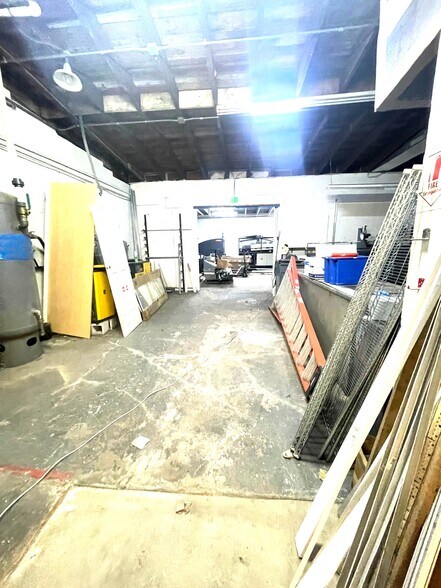 More Photos Of 5299 Saint Augustine Rd, Jacksonville Manufacturing For Lease