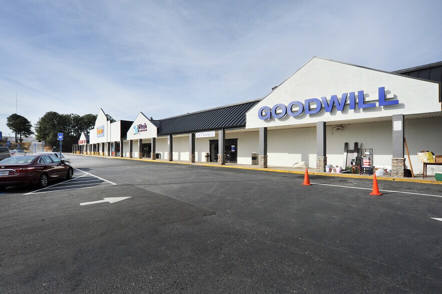 More Photos Of 5793 Fairburn Rd, Douglasville Freestanding For Lease