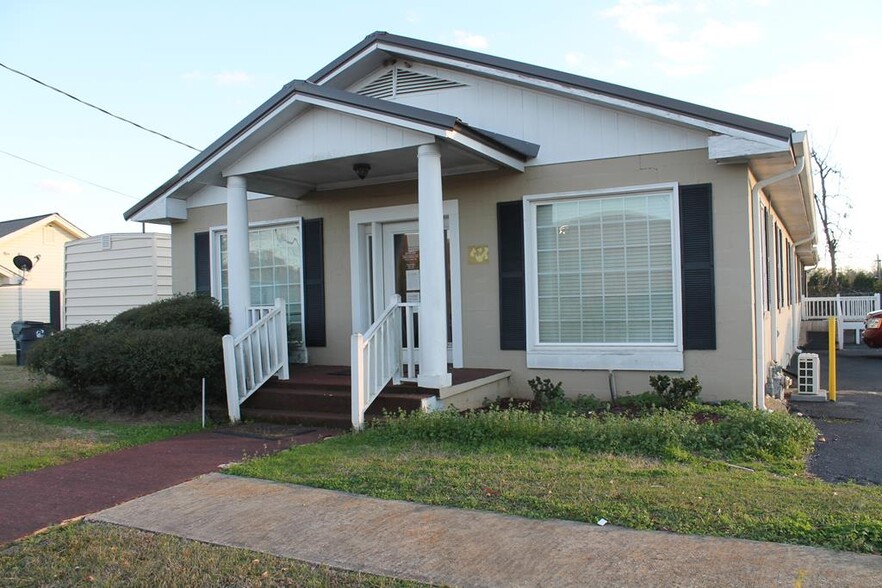 Primary Photo Of 915 Elmo St, Americus Skilled Nursing Facility For Sale