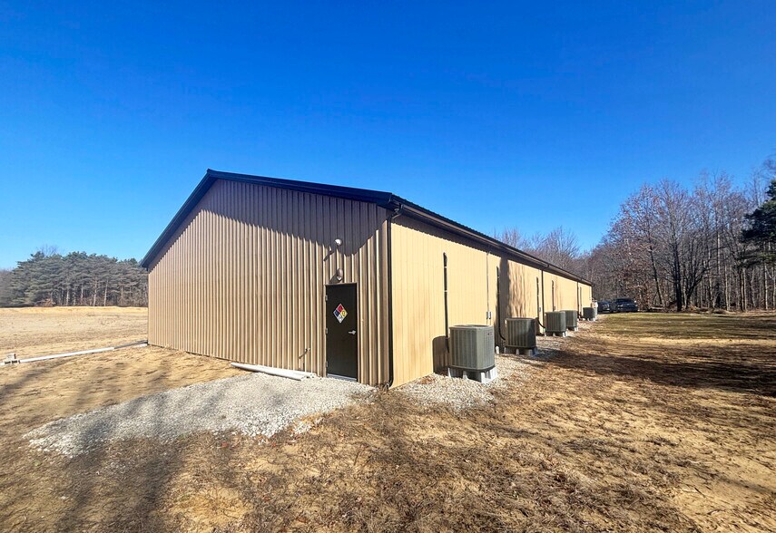 Primary Photo Of 3555 Smokey Ridge Rd, Vassar Warehouse For Lease