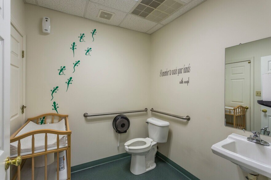 More Photos Of 1947 Medical Ave, Harrisonburg Medical For Lease