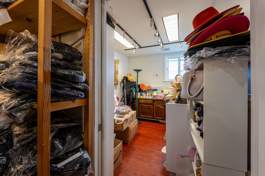 More Photos Of 1158-1170 Prospect St, La Jolla Storefront Retail Office For Lease