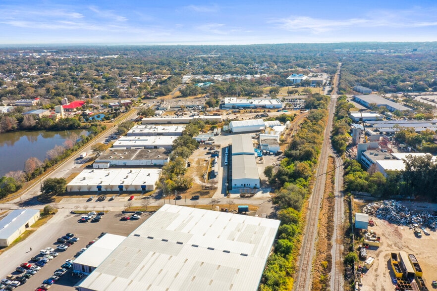 More Photos Of 1555 Sunshine Dr, Clearwater Warehouse For Sale