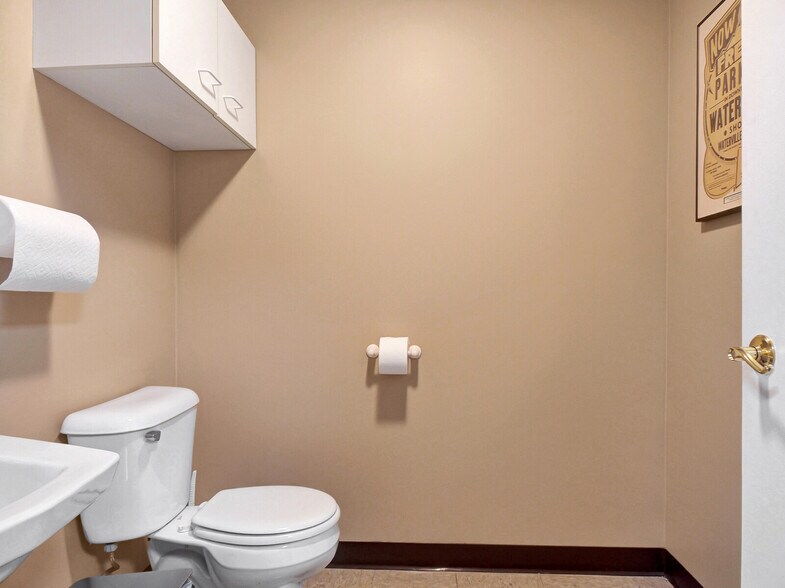 More Photos Of 88 Main St, Waterville Storefront Retail Office For Lease