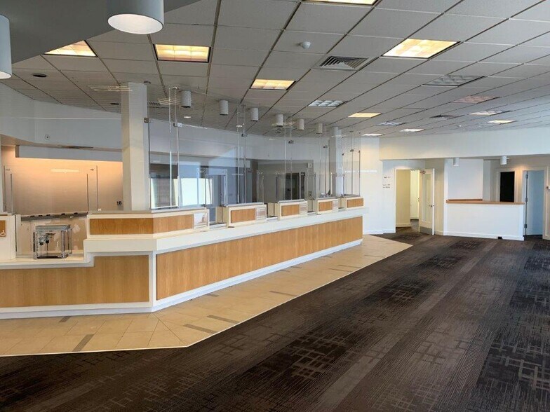 More Photos Of 68 Boston Post Rd, Waterford Storefront Retail Office For Lease