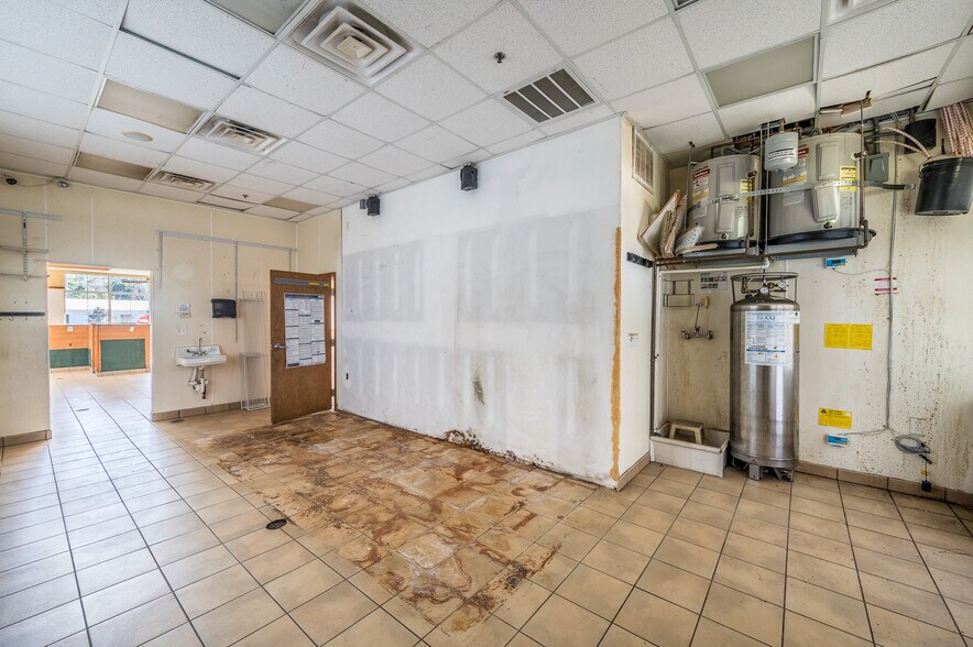 More Photos Of 2030 Wambaw Crk, Charleston Storefront Retail Office For Sale