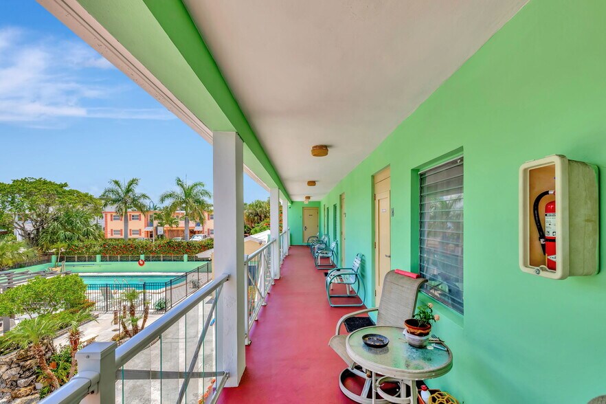 More Photos Of 320 N Federal Hwy, Lake Worth Hotel For Sale