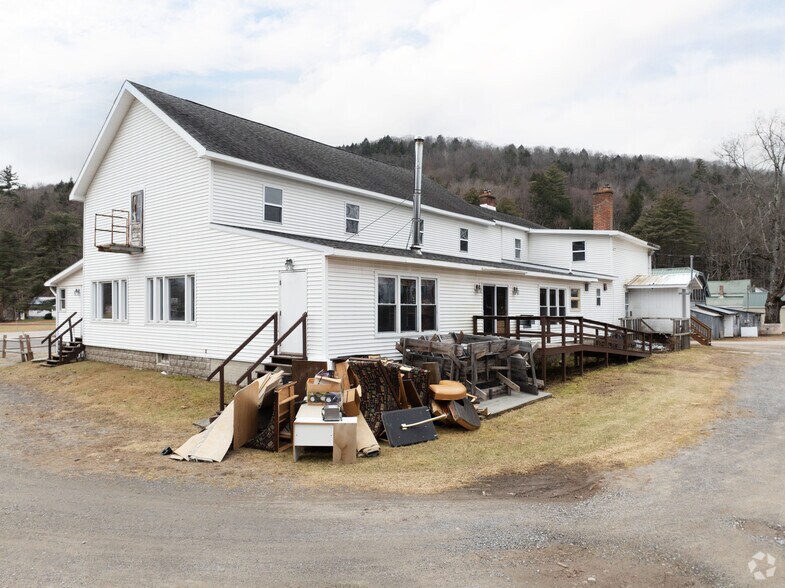 More Photos Of 13 Park Ave, Hadley Restaurant For Sale