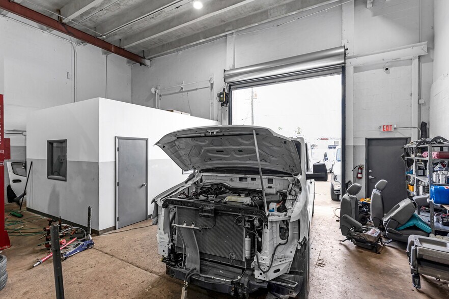 More Photos Of 1165 E 24 St, Miami Warehouse For Lease