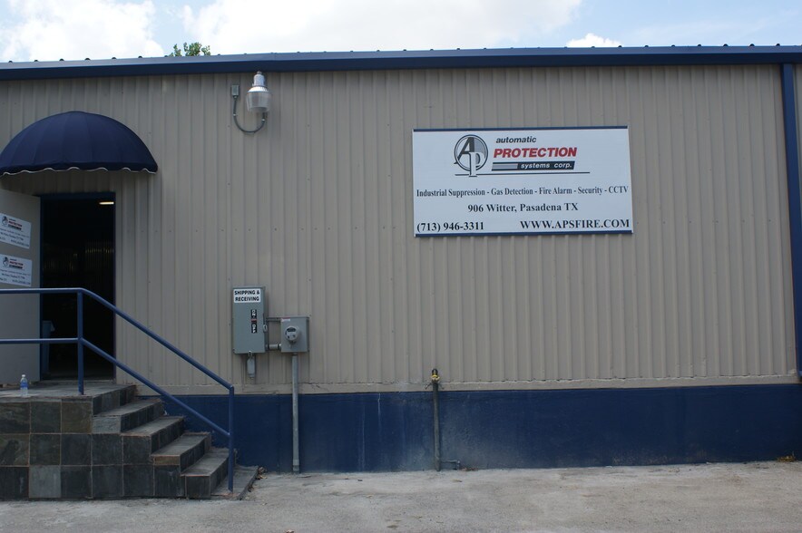 More Photos Of 906 Witter St, Houston Warehouse For Sale