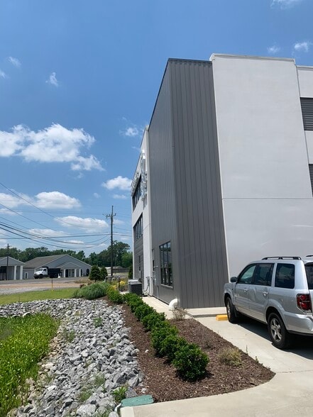 More Photos Of 13430 Leah St, Gonzales Self Storage For Lease