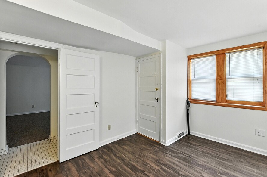 More Photos Of 817 N 48th St, Omaha Apartments For Sale