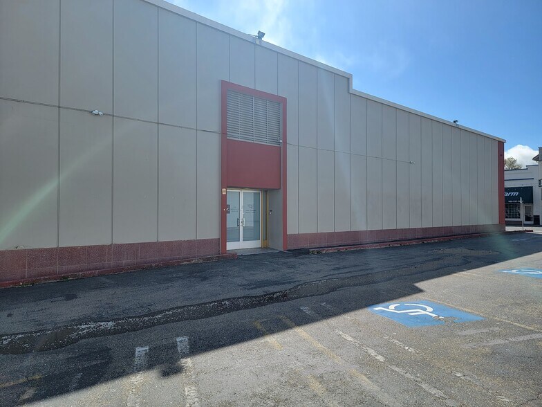 More Photos Of 315 G St, Antioch Freestanding For Lease
