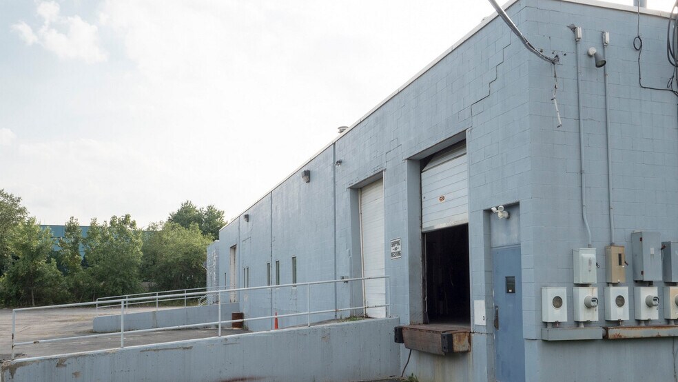 More Photos Of 495 Aero Dr, Cheektowaga Light Distribution For Lease