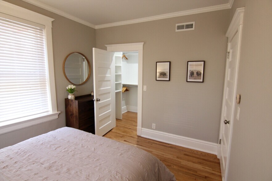 More Photos Of 901-903 39th St, Kansas City Multifamily For Sale