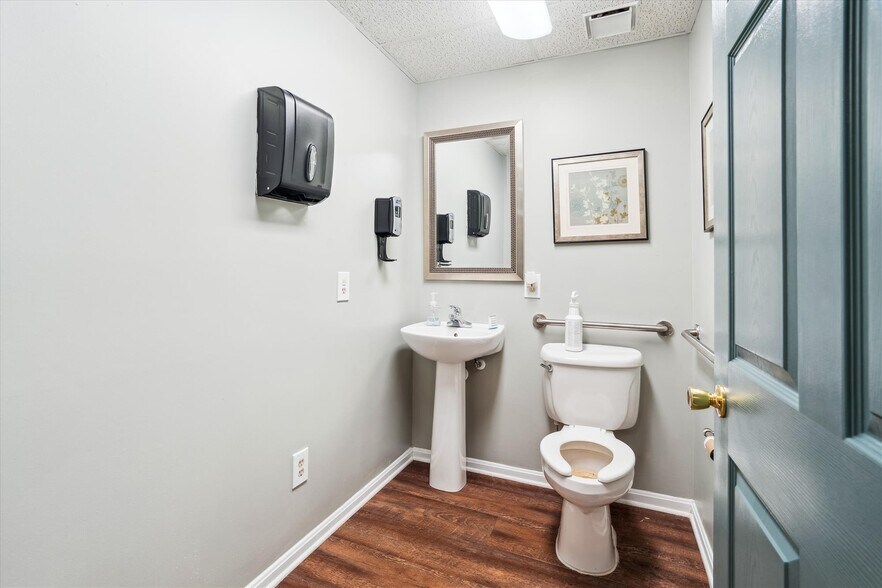 More Photos Of 14333 Laurel Bowie Rd, Laurel Medical For Sale