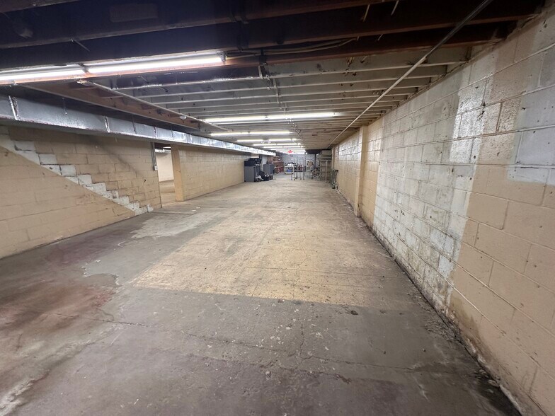 More Photos Of 1623-1635 Chicago Dr SW, Grand Rapids Freestanding For Lease