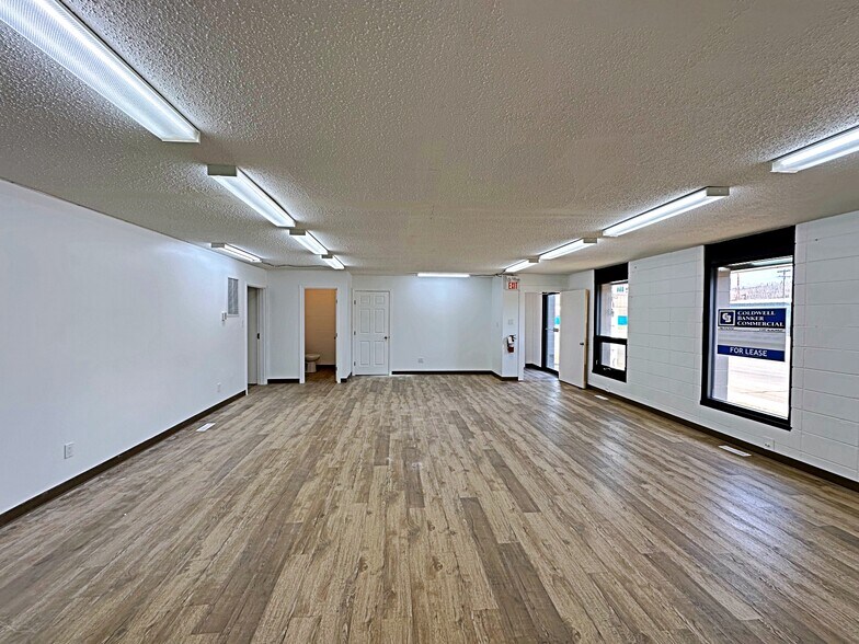 More Photos Of 8127 Fraser Av, Fort McMurray Service For Lease