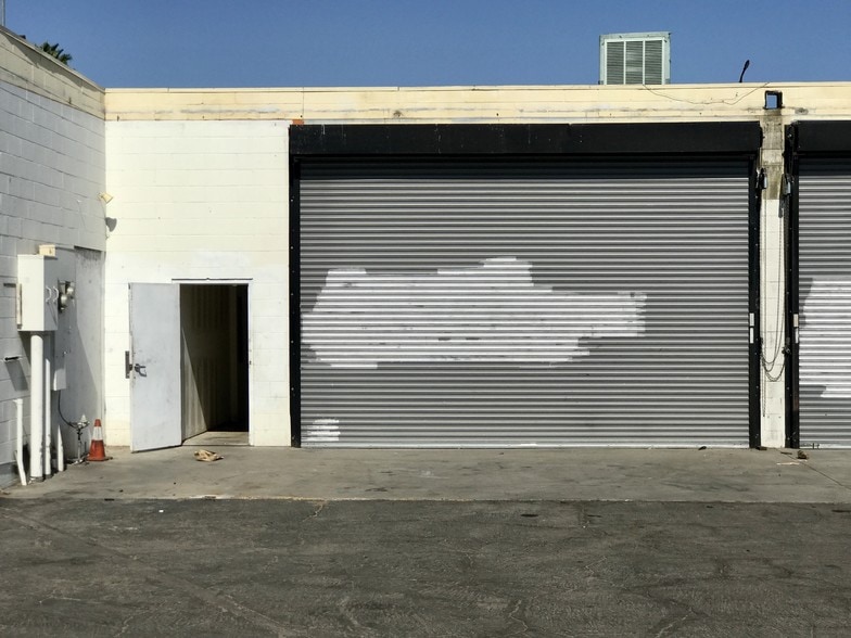 More Photos Of 20930 Sherman Way, Canoga Park Auto Dealership For Lease