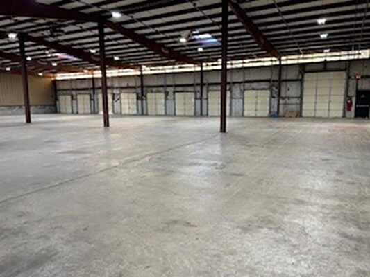 More Photos Of 265 Ballard Rd, Middletown Warehouse For Lease