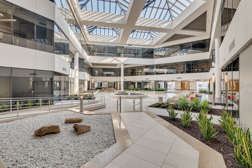 More Photos Of 800 E Campbell Rd, Richardson Office For Lease