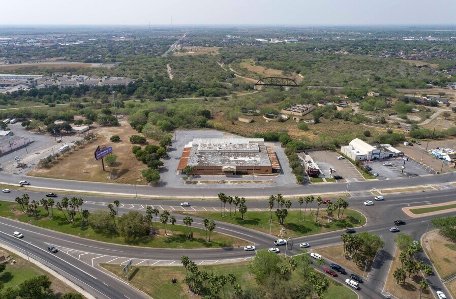 More Photos Of 1310 S Commerce St, Harlingen Office For Sale