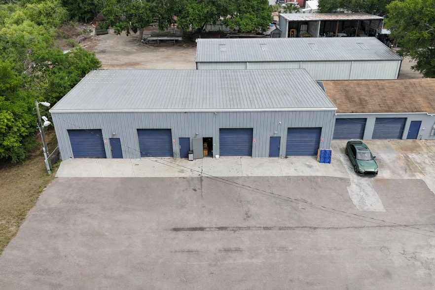 More Photos Of 17604 N Us-41, Lutz Warehouse For Lease