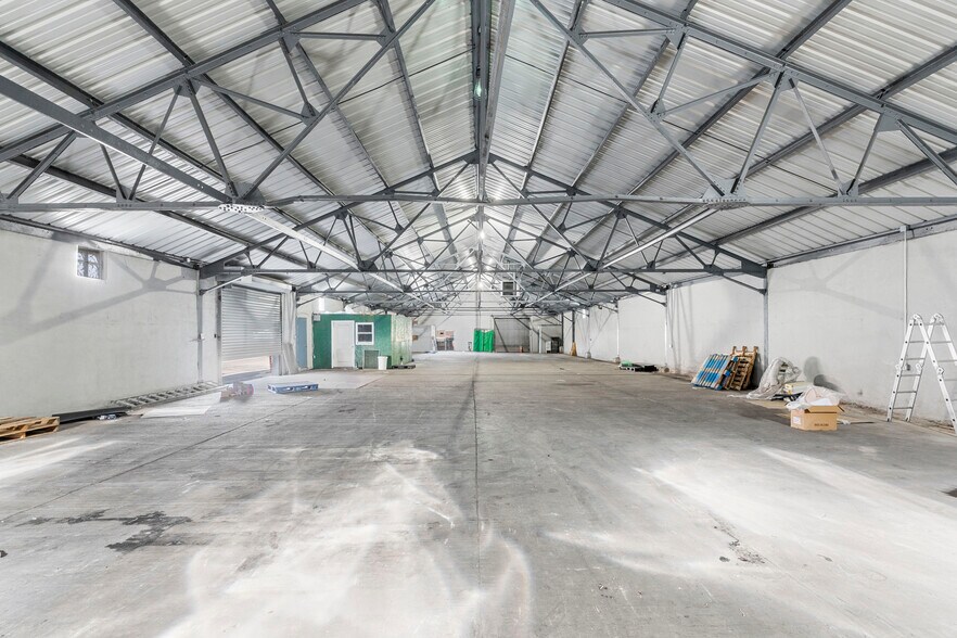 More Photos Of 1724 Richmond Ter, Staten Island Warehouse For Lease