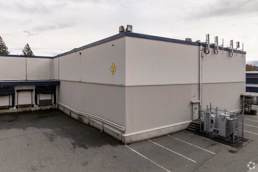 More Photos Of 7588 Winston St, Burnaby Warehouse For Lease
