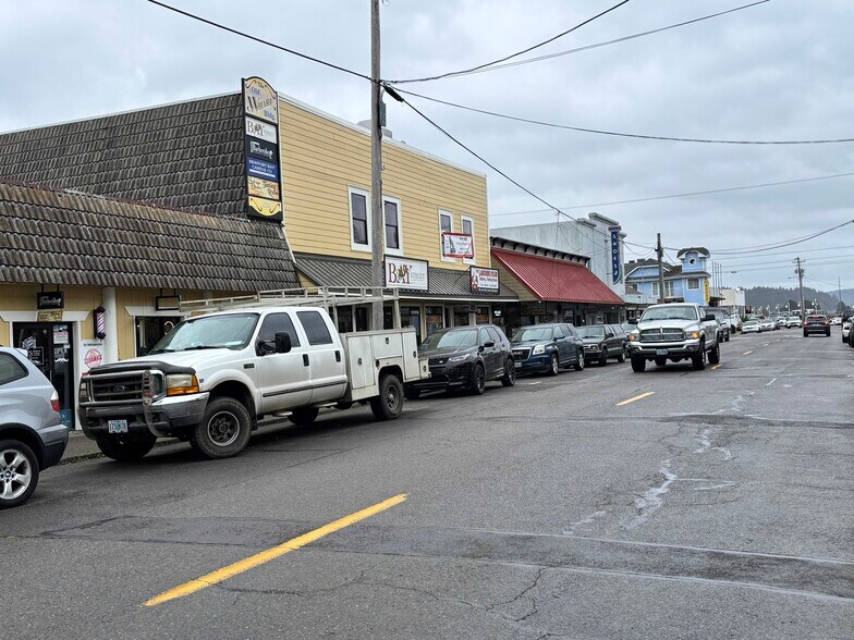 More Photos Of 1341 Bay St, Florence Storefront For Lease