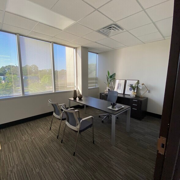 More Photos Of 3029 S Sherwood Forest Blvd, Baton Rouge Loft Creative Space For Sale