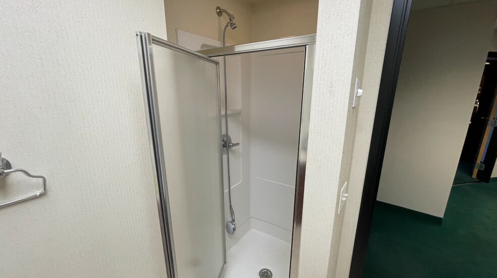 More Photos Of 271 US Highway 46, Fairfield Office Residential For Lease