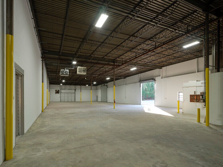 More Photos Of 3645 Oakcliff Rd, Doraville Warehouse For Lease